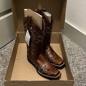 CIRCLE G WOMEN'S EMBROIDERY WESTERN BOOTS SQUARE TOE - Size 8 - Never been worn
